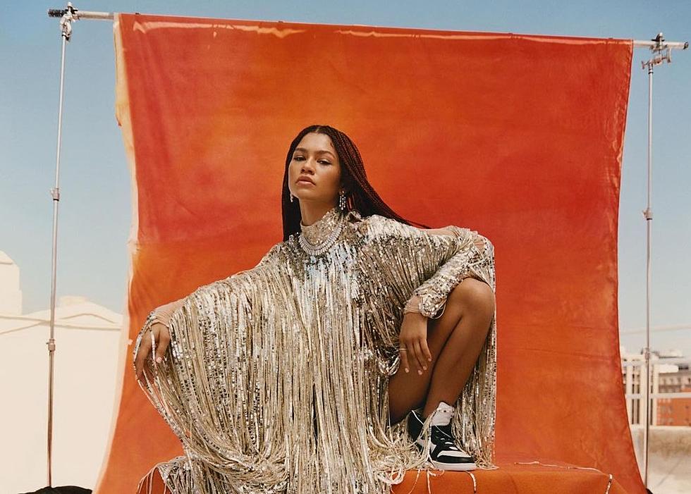 <em>ELLE</em> Becomes the First Fashion Magazine to Ban Fur