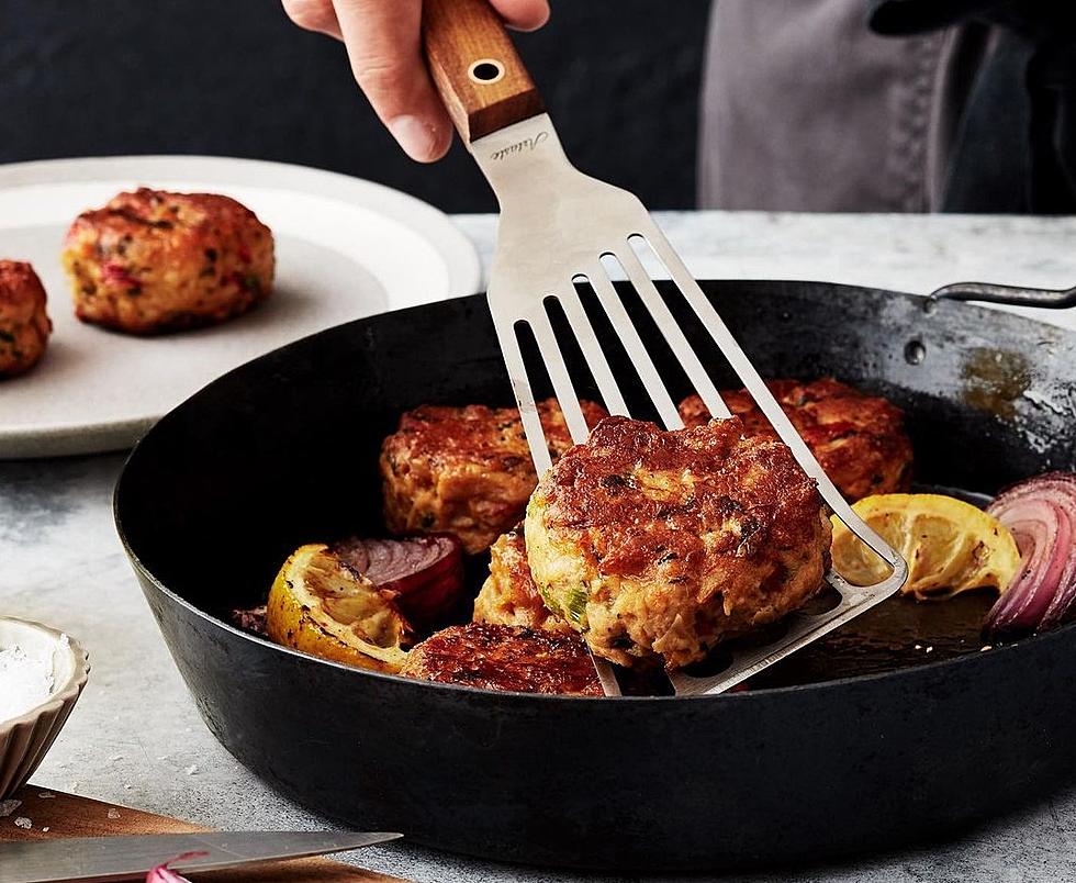 Long John Silver’s Now Testing Vegan Crab Cakes and Fishless Fillets
