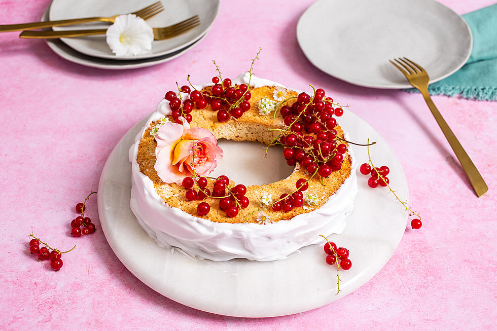 5-Ingredient Vegan Angel Food Cake, a Light Summer Dinner Party Winner