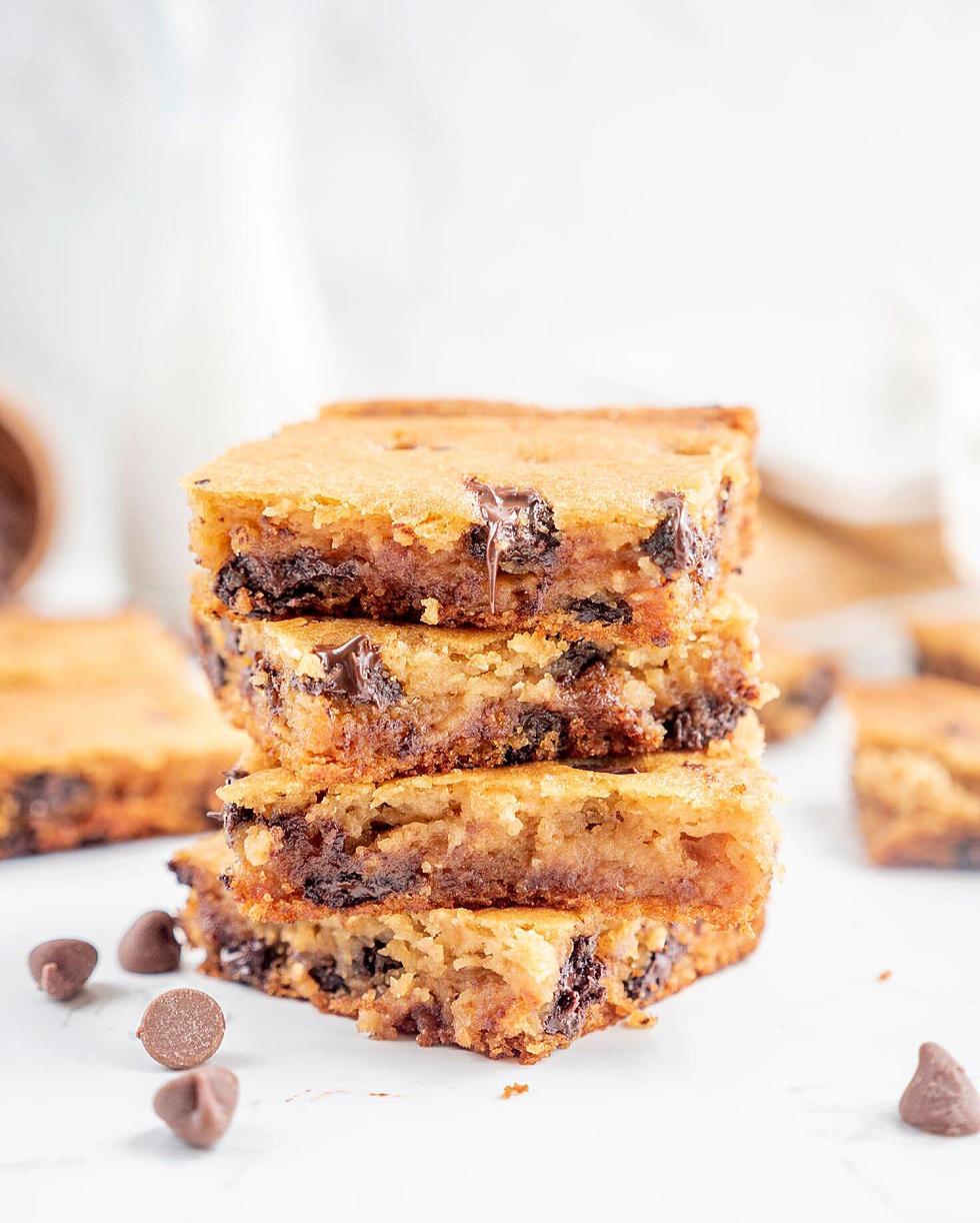 How to Make Vegan Blondies with a Can of Chickpeas