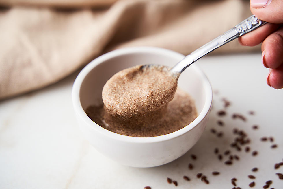 How to Make a Flax Egg for Vegan Baking, Veggie Burgers, and More