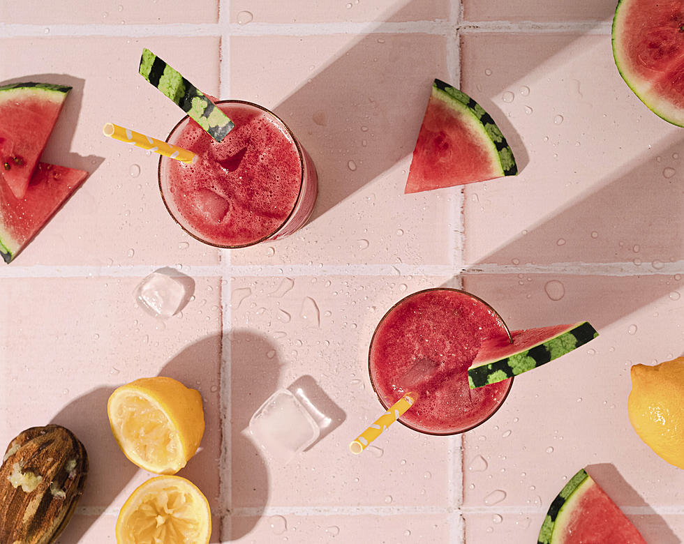 To Lose Weight, Which is Better, Smoothies or Juicing? An RD Answers