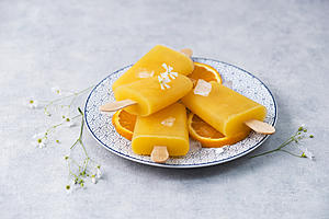 Healthy, Dairy-Free Frozen Creamsicle Pops Kids Will Love