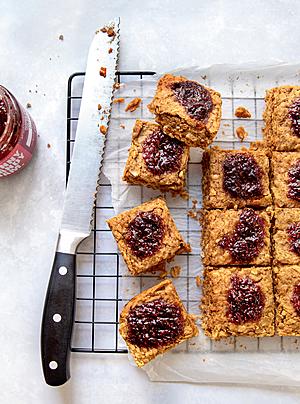Lauren Toyota Shows You How to Make Her Baked Vegan PB&J Oat Bars