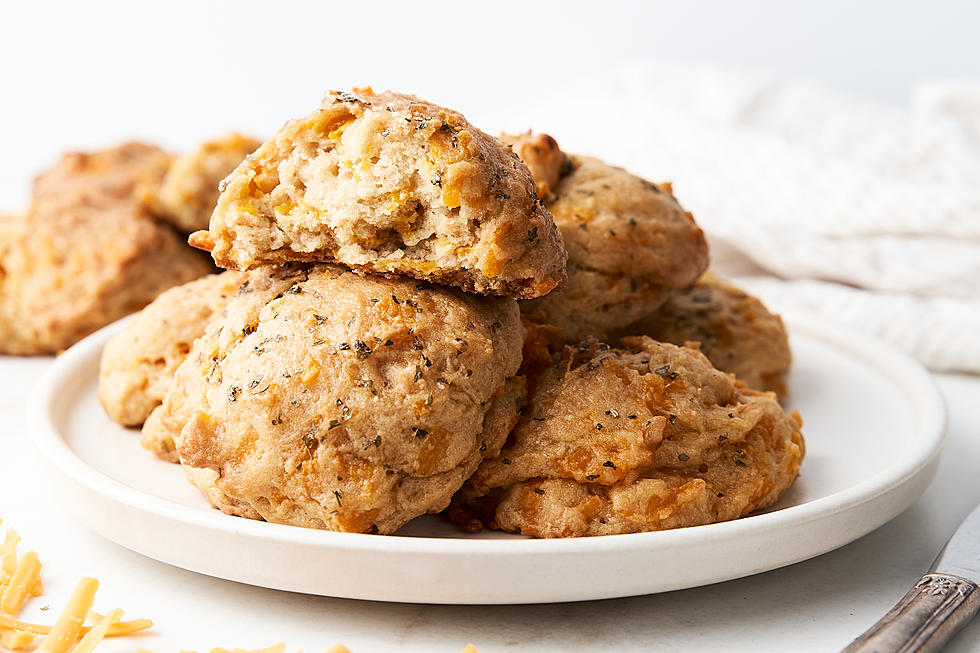 Easy Vegan Cheddar Biscuits