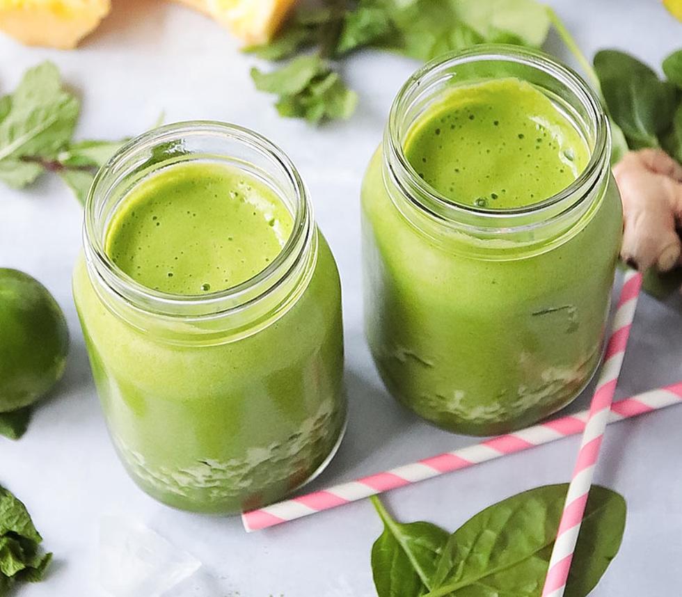 Immune-Boosting Recipe: Glowing Green Smoothie with Superfoods